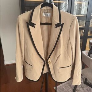 Le Suit Women's Beige Blazer with Black Accents